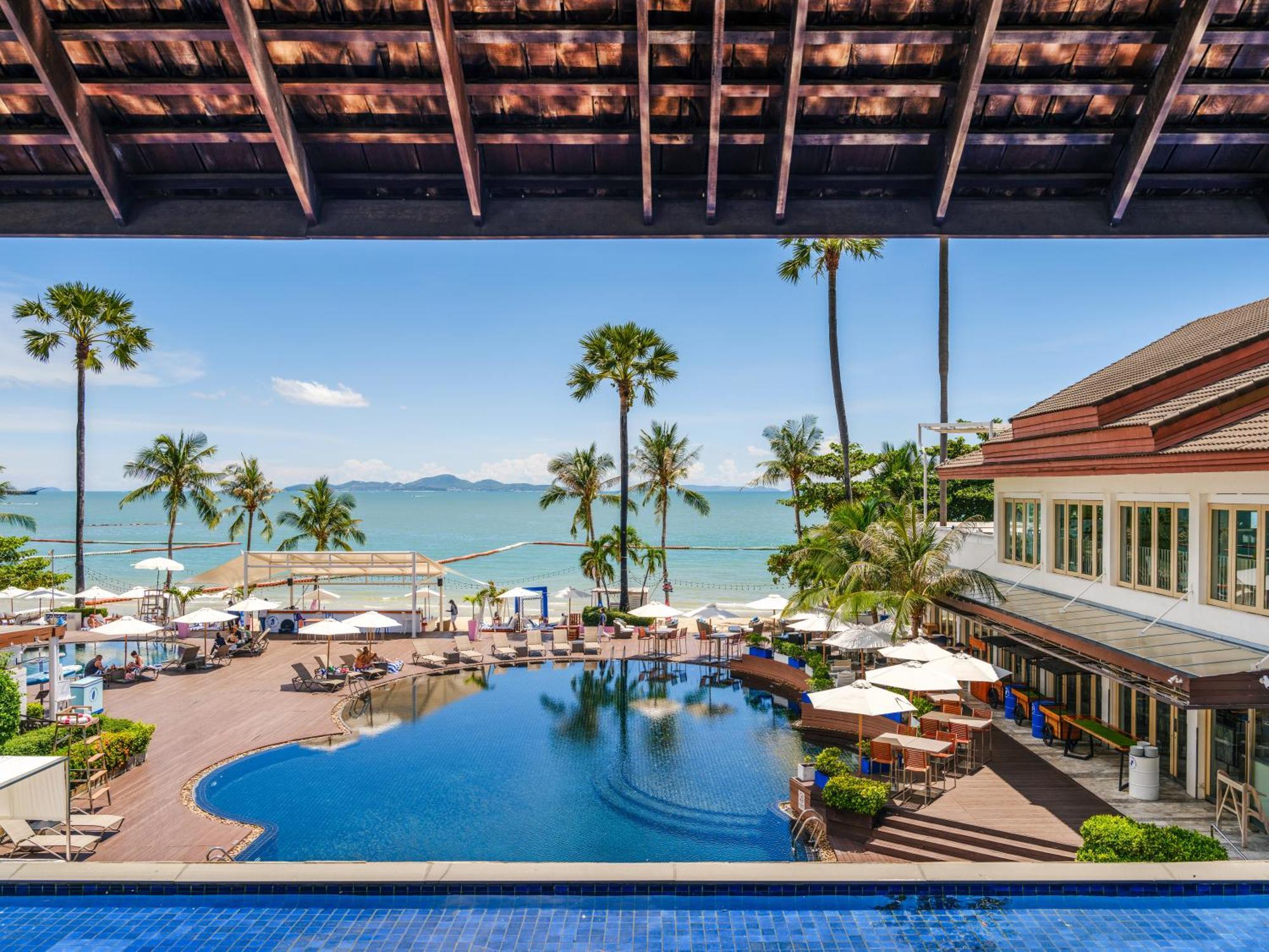 Pullman Pattaya Hotel G Εξωτερικό φωτογραφία The Royal Paradise Hotel & Spa