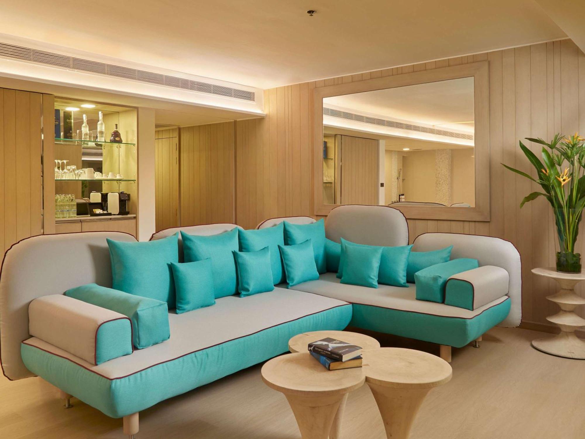 Pullman Pattaya Hotel G Εξωτερικό φωτογραφία A living room at The Park, Hyderabad